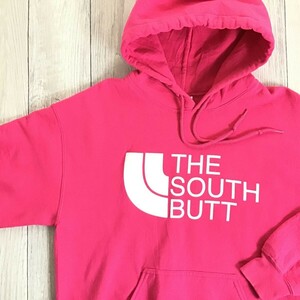 ★USA直輸入!!南系パロディーパーカー♪♪【GILDAN】THE SOUTH BUTT プルオーバー 長袖 スウェットシャツ パーカー [海外 M]ピンク K2-185