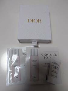 DIOR　ストラップ　チャーム　ウェルカムギフト★カプチュールトータル エッセンスローション　プレステージ UVルミエール シアーグロー