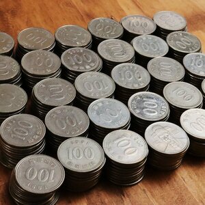 y_11) 韓国　硬貨　コイン　100ウォン　300枚　合計:30,000ウォン　KOREA WON ◯まとめて◯　大量