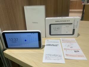 【102327】美品☆ au Galaxy 5G Mobile Wi-Fi SCR01 モバイルルーター 利用制限〇 初期化済み☆　