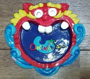沖縄県　大笑いシーサー灰皿　可愛い　守り神　飾り　置物