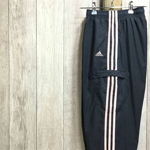 SDN3-975◆US買付 美品 【adidas アディダス】刺繍ロゴ 3ストライプ トラックパンツ【レディース M】濃灰 ピンク 着心地◎ ジャージパンツの画像4