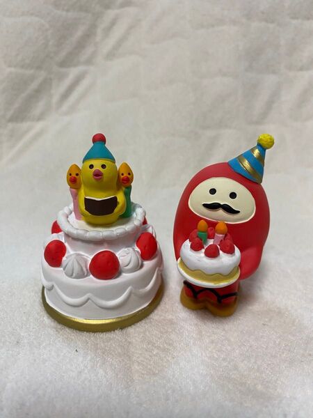 デコレコンコンブル バースデーケーキとケーキ運びだるま