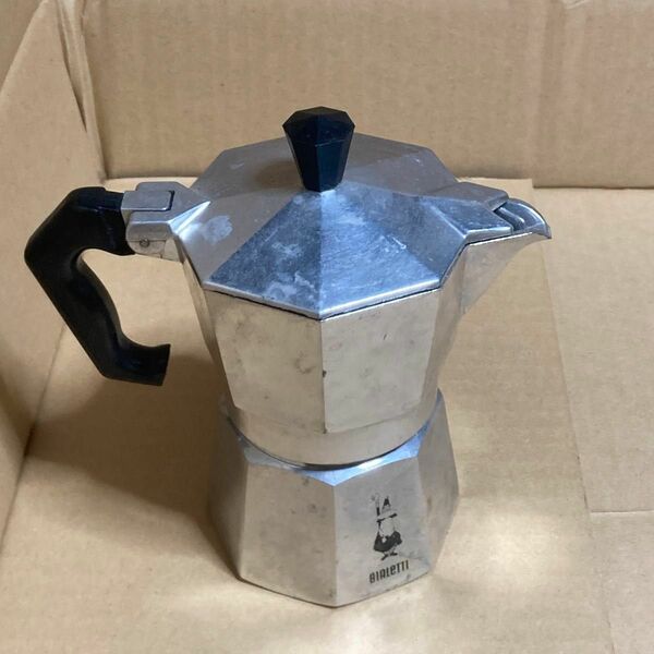 ビアレッティ モカエキスプレス 3カップ用 イタリア製 エスプレッソメーカー コーヒーメーカー 直火式 Bialetti