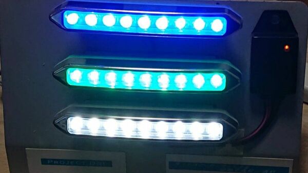 ＰＤ製デイタイム・マーカー・ライト超高輝度LED青・緑・白3種デモ器
