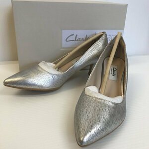 未使用 Ｃｌａｒｋｓ パンプス 約２２．５ｃｍ シルバー 靴 クラークス ＵＳ５ １／２ ヒール レディース カジュアル 靴/255