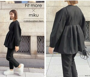 Fit moreボリュームスリーブペプラムジャケット ブラック sizeS　大人気インスタグラマーmikuコラボ