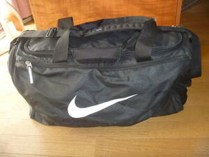 NIKE 黒の大きなBAG 30