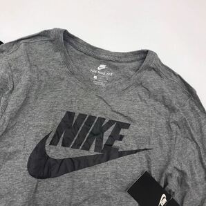 NIKE AA3304-010フューチュラロゴAA3304-091 スオッシュロゴ灰 長袖Tシャツ2枚セット Mの画像2