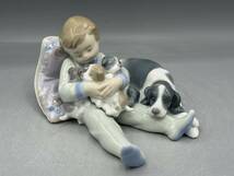 リヤドロ みんなおねんね 男の子 犬 フィギュリン スペイン製 陶器 置物 陶磁器 陶磁器人形 1535_画像1