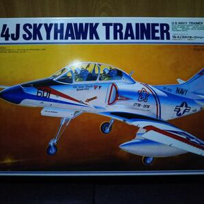 (送料無料) ハセガワ 1/32 TA-4J スカイホーク・トレーナー