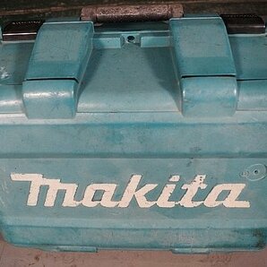 ◎ makita マキタ 165mm 充電式マルノコ 充電器 100V バッテリー 2個付き 品番不明 ケース付き ※ジャンク品 HS630Dの画像1