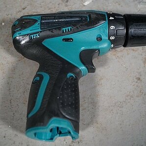 ◎ makita マキタ 充電式ドライバドリル 充電器 100V バッテリー 2個付き ※動作確認未チェック DF330Dの画像3