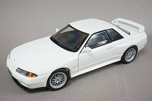 AUTOart オートアート 1/18 Nissan 日産 Skyline スカイライン GT-R (R32) VスペックⅡ ホワイト 77345