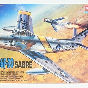 ★ ACADEMY アカデミー 1/48 F-86F-30 SABRE セイバー米国空軍 プラモデル 2162の画像1