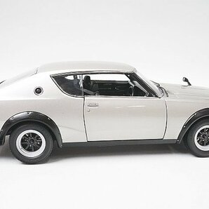 京商 KYOSHO 1/18 日産 スカライン 2000GT-R ケンメリ (KPGC110) ストリートスポーツ シルバー 08254SWの画像3