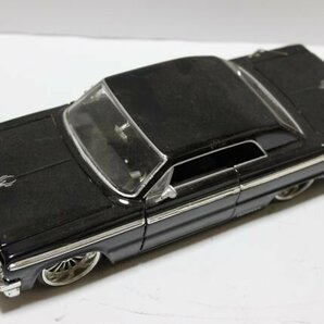 ▽ジャンク Jada TOYS ジャダ トイズ 1/24 CHEVROLET シボレー IMPALA インパラ ミニカー ブラック 0306213 90157の画像1