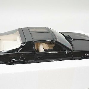 Hot Wheels ホットウィール エリート 1/18 KNIGHT RIDER ナイトライダー K.I.T.T. KNIGHT INDUSTRIES TWO THOUSAND X5469の画像3