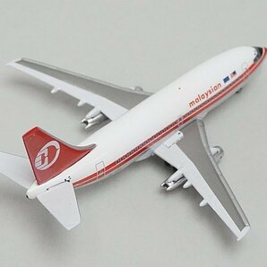 ★ Aero Classics アエロクラシックス 1/400 B737 Malaysia airlines マレーシア航空 9M-MBHの画像2