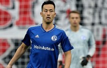 【新品未使用・激レア】サッカー 吉田麻也 選手 直筆サイン入り シャルケ 04 公式 ユニフォーム アディダス adidas Ｍサイズ_画像6