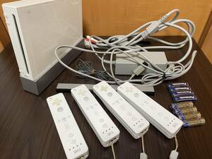 【中古・箱無】任天堂 Wii 本体 + コントローラー×4【電池付き】