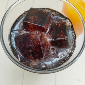 本物そっくり！！実物大.*【食品サンプル】コカコーラ・オレンジジュース 昭和レトロ グラスの画像3