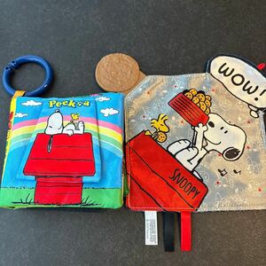 スヌーピー　布絵本　カシャカシャ　おもちゃ　乳幼児　赤ちゃん　2個セット SNOOPY