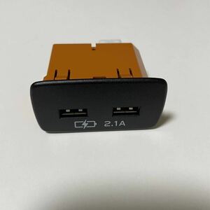 新車外し スバル 純正 ＡＵＸ ターミナル ユニット ＵＳＢ 充電ポート