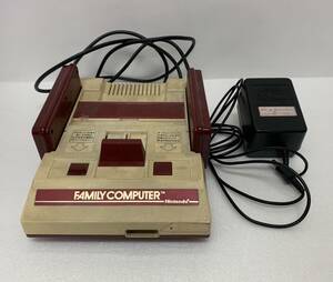 【ST17962MG】Nintendo FAMILY COMPUTER/ニンテンドー ファミリーコンピューター HVC-001 ACアダプター付き ファミコン ※通電未確認