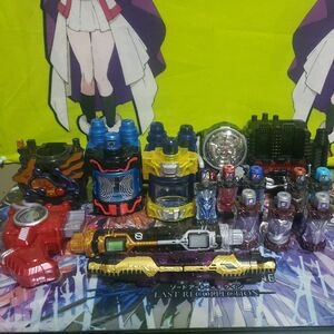 【中古】仮面ライダービルド　ビルドドライバー、フルボトル、ハザードトリガー