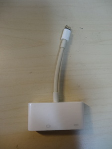[送料無料 即決] Apple Lightning - VGA AVアダプタ A1439 USED