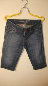 ★Refuge Jeans★アメリカ リフュージレディースジーンズサイズ3ウエスト80Cm、股下36センチ　カプリジーンズ　カプリパンツブルー Macys