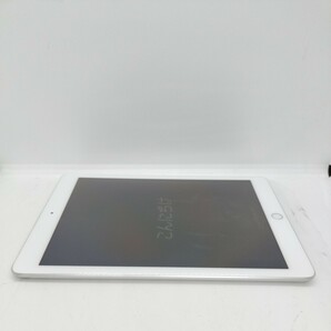 管理:LY-2258/完動品動作確認済み/ iPad 第6世代 a1893 32GB Silver Wi-Fiモデルの画像3