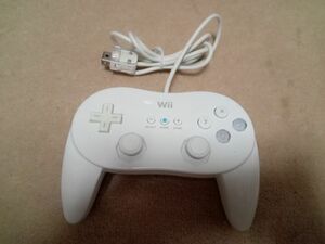 Wii クラシックコントローラー PRO ホワイト プロ 白　中古