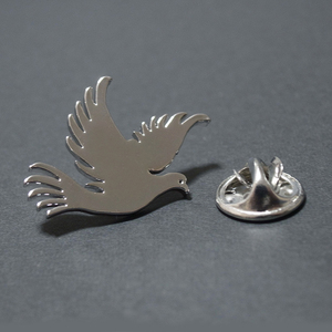 ラペルピン★ピンズ　ハト　鳩　はと　鳥　平和　ピース　プレート　シルバー　pin-1409
