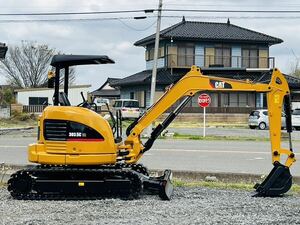 油圧ショベル CAT303.5CCR ★ 4WAYマルチ★ 鉄キャタゴムパッ ド状態良好 ★3tクラス ★ アワーメーター1821時間★クレー ン仕様 