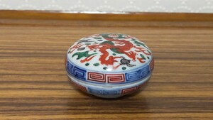 古物品 中国陶磁器 染付け色絵香合 大明万麗年製 銘あり 年代もの 