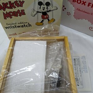 未使用 ディズニー/Disney フィギュア 腕時計などまとめ SHOWCASE トレジャーボックス FOSSIL Mickey Mouse RESORT FANの画像6