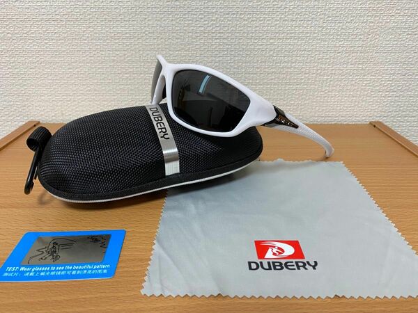 【少数入荷】　DUBERY　サングラス ケース　付き　輸入品