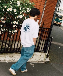 「HUF」 半袖Tシャツ X-LARGE ホワイト×ネイビー メンズ