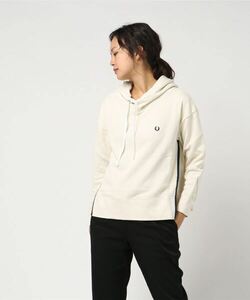 「FRED PERRY」 プルオーバーパーカー - ベージュ レディース