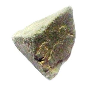 伊勢市 五十鈴川産の奇形転石礫、最近採集したての三稜石類似の「緑色岩の三角礫・２個」の画像2
