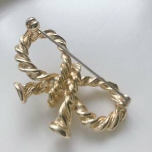 ヴィンテージブローチ コンビ ゴールド シルバー リボン ロープ ねじり 高見え☆japan Vintage jewelry accessories k0376の画像3