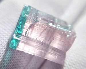 ブルーグリーン×ピンク バイカラー トルマリン 電気石 標本 結晶 原石 約5.55ct アフガニスタン・Peach鉱山産 12