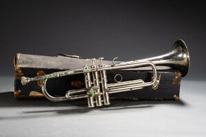 [. old .]. famous auction buying go in era thing musical instruments trumpet - that time thing antique goods old fine art 0216-15