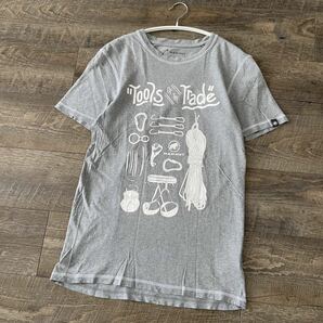 MAMMUT マムート Pordoi T-Shirt Men ポルドイ プリント オーガニックコットン100% 半袖Tシャツ ASIA M グレー トップス アウトドア メンズの画像1