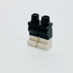 【新品未使用】レゴ LEGO ミニフィグ レッグ 足 脚 ホワイト ブラックの画像1