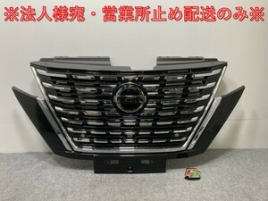 セレナ/ハイウェイスター C27/GFC27/GFNC27 純正 後期 フロント グリル/ラジエーターグリル カメラ穴付 62310 5TT4C/8C/4D/8D(135921)