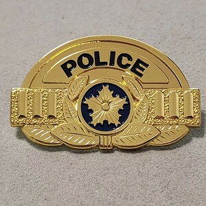  police look Like Mini .chua pin badge rank insignia ...