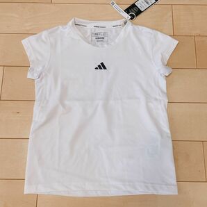 adidas Tシャツ　アディダス　 半袖Tシャツ 半袖　新品　130